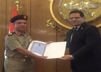 القمة استمرار والنجاح قرار