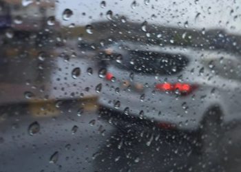 أمطار غزيرة بالسعودية والإمارات ترفع مستوى التأهب