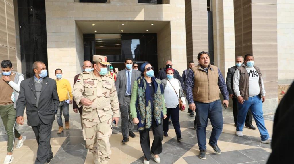 وزيرة البيئة تتفقد مبنى الوزارة الجديد بالعاصمة الإدارية