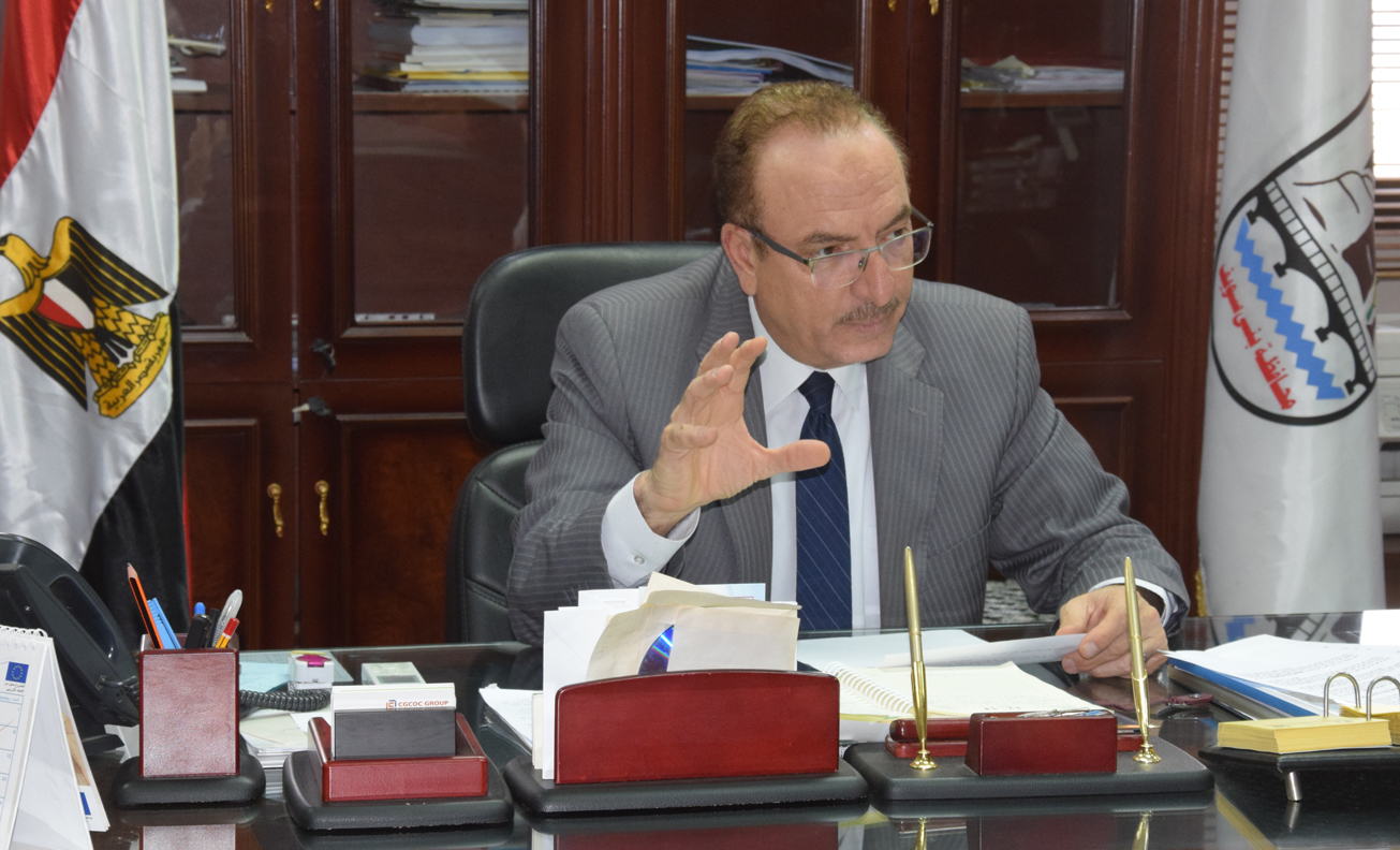 محافظ بني سويف يوقف 2 من مهندسي  الإدارة الهندسية لمدة 3 أشهر للتحقيق في مخالفات أحد التراخيص