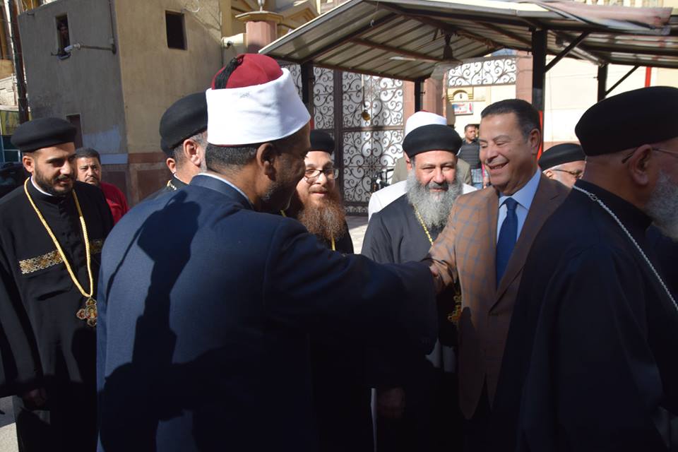 محافظ بني سويف والقيادات الأمنية والعسكرية والتنفيذية والدينية يزورون الكنائس والأديرة