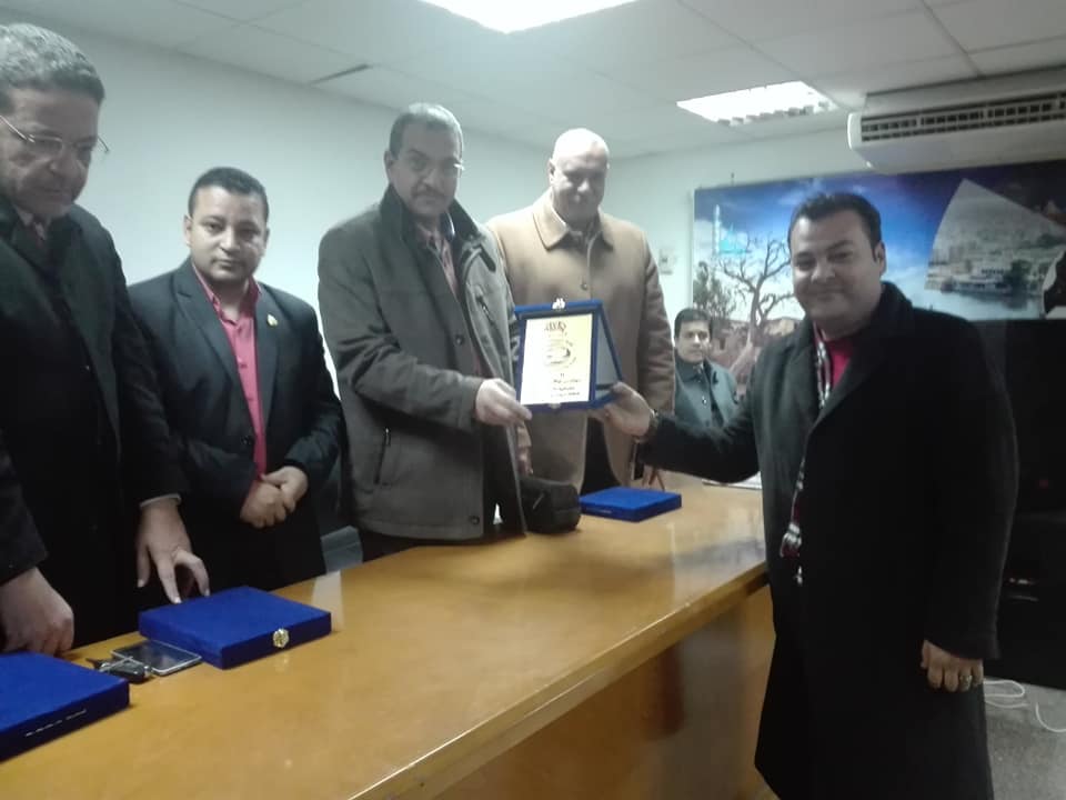 ختام المرحلة الثانية من برنامج اعداد القيادات التنفيذية لصيادلة دمياط…صور