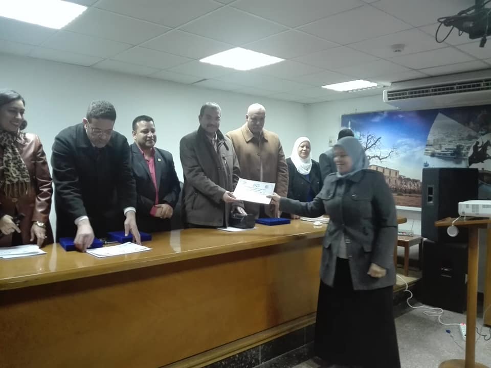 ختام المرحلة الثانية من برنامج اعداد القيادات التنفيذية لصيادلة دمياط…صور