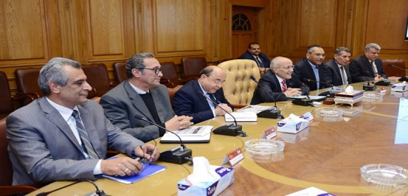 العصار ومحافظ أسوان يبحثان آخر مستجدات مشروعات التعاون المشترك