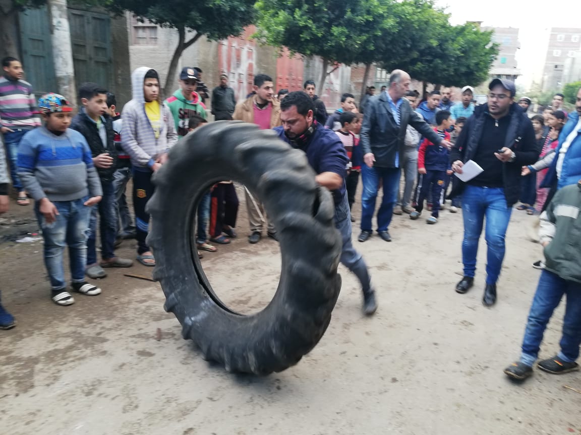 شباب ورياضة  دمياط تختتم مسابقة “أقوي رجل في قرية طبل”…صور