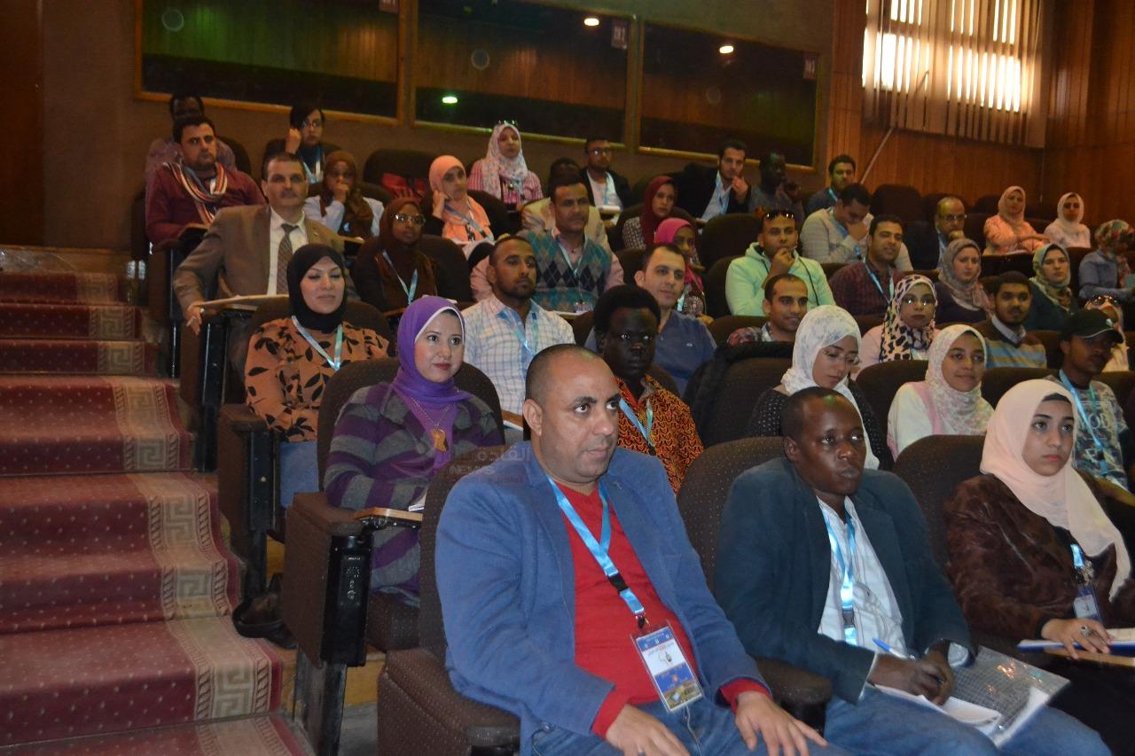 فعاليات اليوم الثانى من المرحلة التأسيسية للمجموعة الرابعة” مشروع 1000 قائد إفريقى ” بجامعة القاهرة