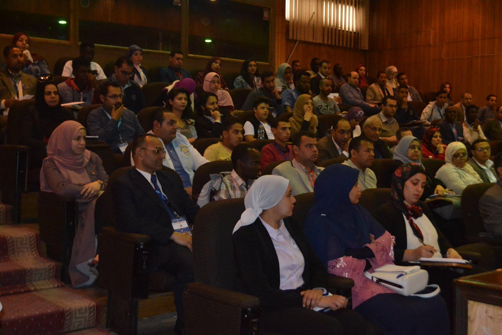 دكتور احمد حنفى و دراسات الجدوى فى ” مشروع 1000 قائد إفريقى “