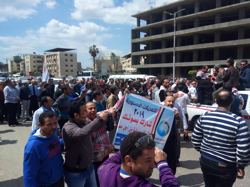 متابعي قادة الدقهلية ….مسيرة لحث المواطنين على المشاركة فى الاستفتاء في اليوم الثاني ..صور