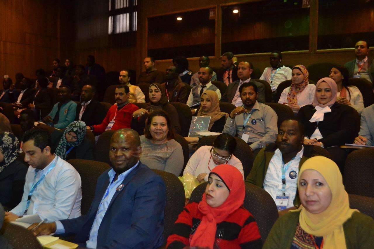 العلاقات الإفريقية الدولية عنوان محاضرة الدكتور ايمن شبانة للشباب المشارك ” بمشروع 1000 قائد إفريقى “