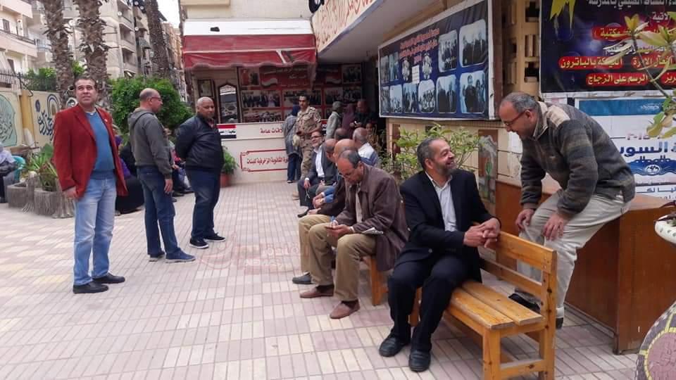 متابعي قادة الدقهلية ….مسيرة لحث المواطنين على المشاركة فى الاستفتاء في اليوم الثاني ..صور