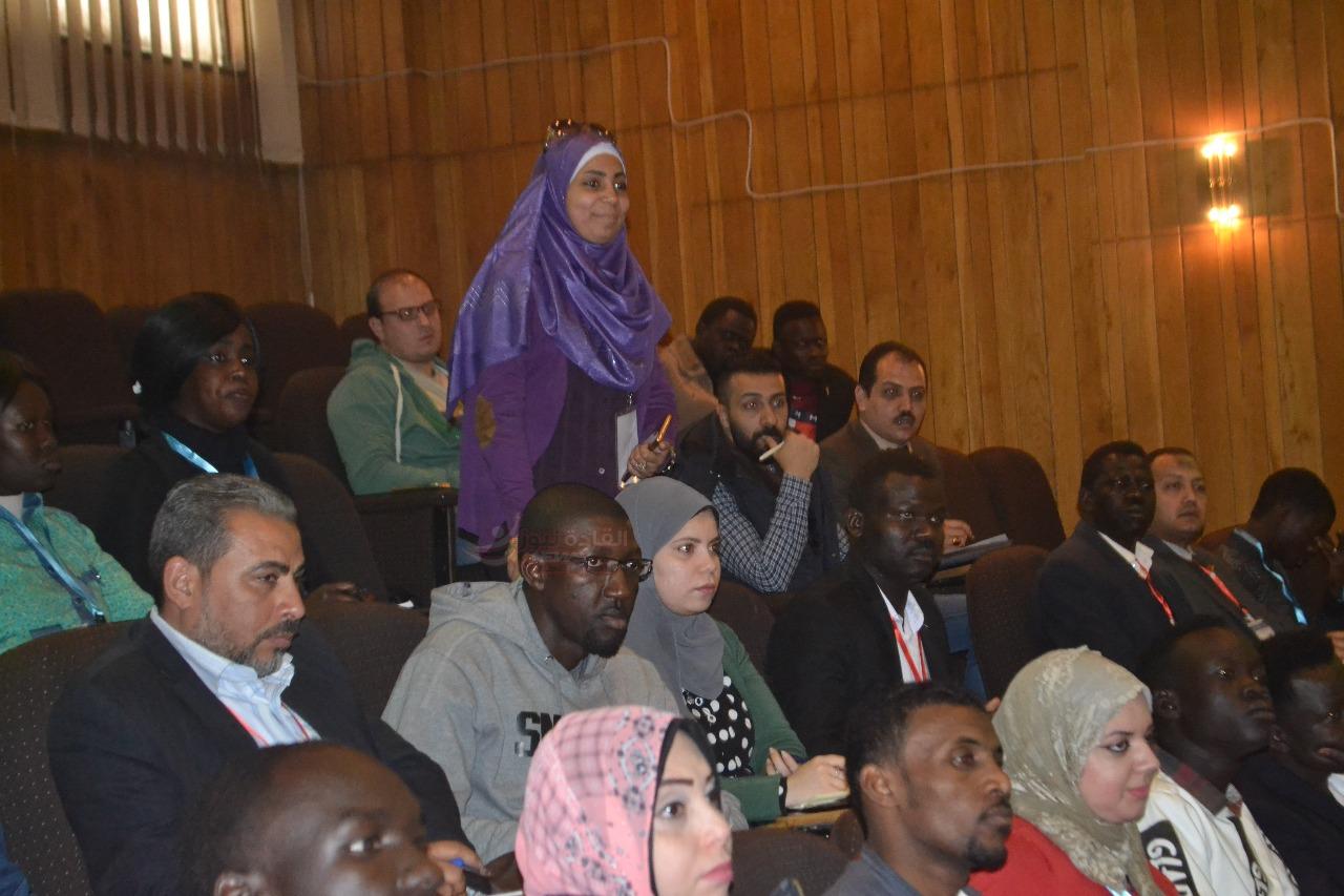فعاليات اليوم الثانى من المرحلة التأسيسية للمجموعة الثالثة ” مشروع 1000 قائد إفريقى ” بجامعة القاهرة…..صور