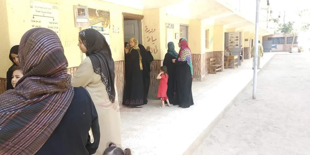 متابعي قادة المنيا …اقبال كثيف من المواطنين للاستفتاء علي التعديلات الدستورية ..صور