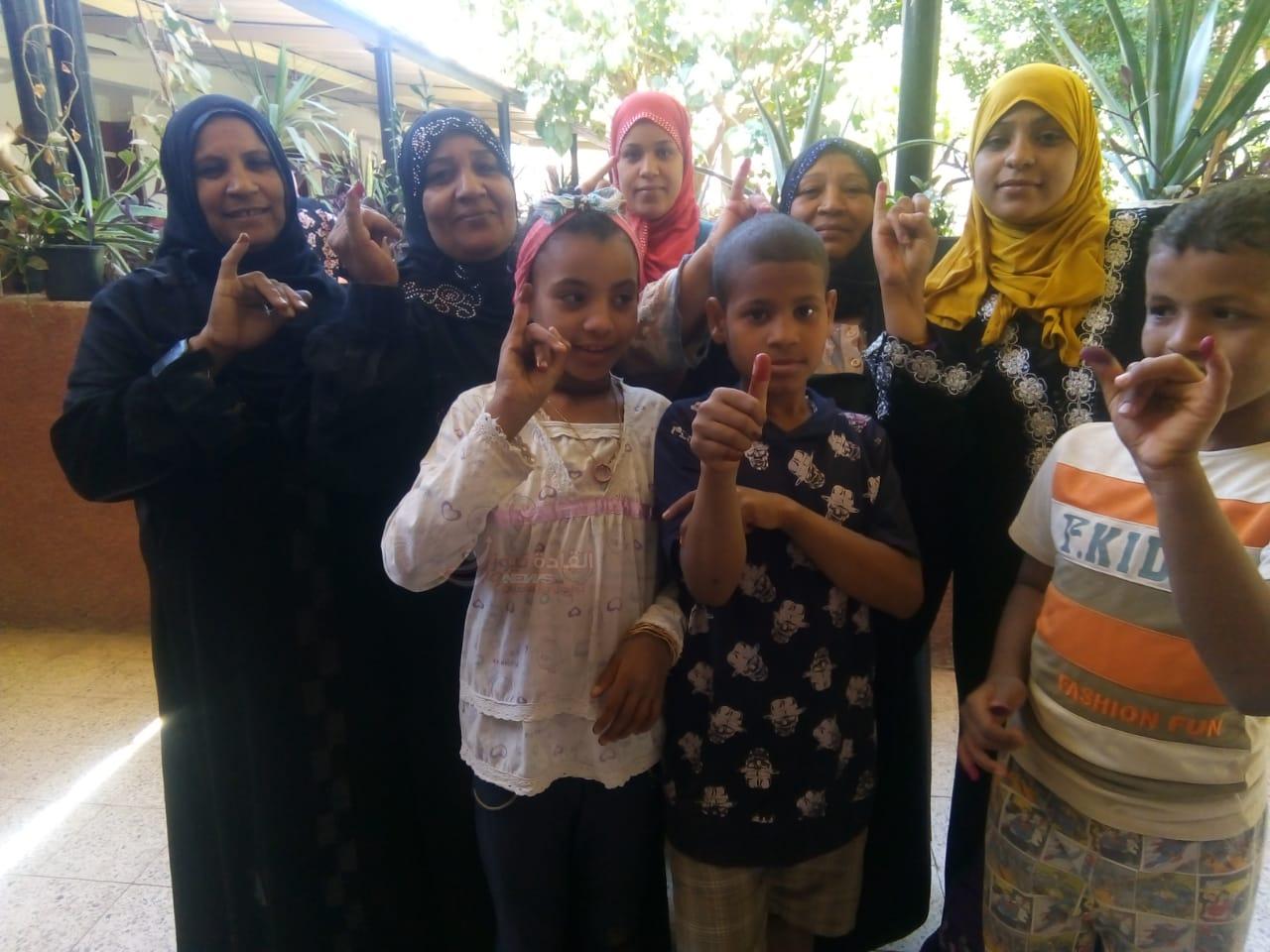 متابعي قادة المنيا …اقبال كثيف من المواطنين للاستفتاء علي التعديلات الدستورية ..صور