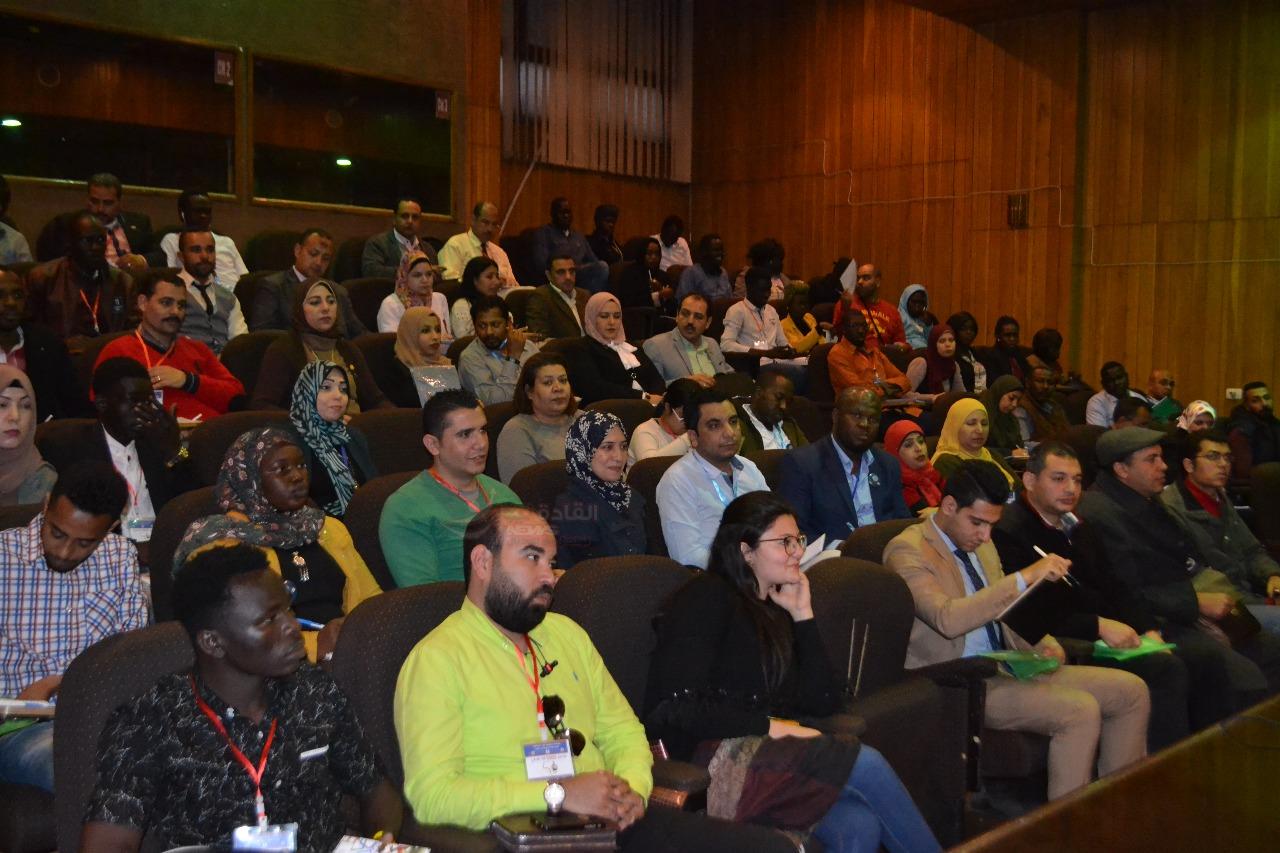 العلاقات الإفريقية الدولية عنوان محاضرة الدكتور ايمن شبانة للشباب المشارك ” بمشروع 1000 قائد إفريقى “