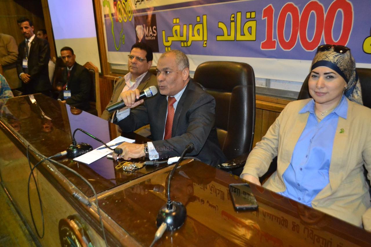 بحضور عميد كلية الدراسات الإفريقية العليا ختام المرحلة التأسيسية ” مشروع 1000 قائد إفريقي “و برعاية رئيس جامعة القاهرة ..