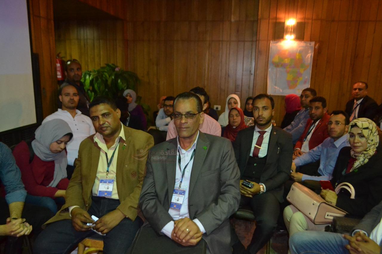 بحضور عميد كلية الدراسات الإفريقية العليا ختام المرحلة التأسيسية ” مشروع 1000 قائد إفريقي “و برعاية رئيس جامعة القاهرة ..