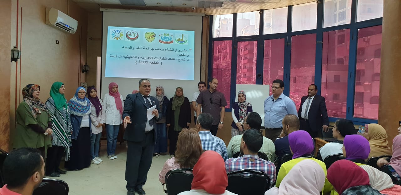 تحت رعاية محافظ القليوبية مناقشة مشروعات التخرج بين القادة و الصيدلة…صور