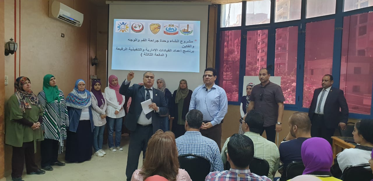 تحت رعاية محافظ القليوبية مناقشة مشروعات التخرج بين القادة و الصيدلة…صور