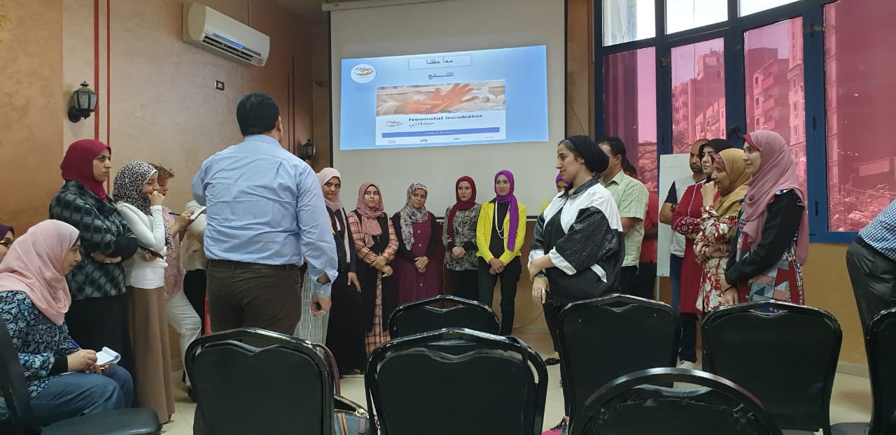 تحت رعاية محافظ القليوبية مناقشة مشروعات التخرج بين القادة و الصيدلة…صور