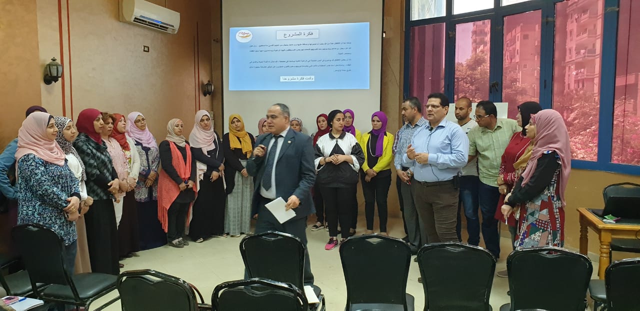 تحت رعاية محافظ القليوبية مناقشة مشروعات التخرج بين القادة و الصيدلة…صور