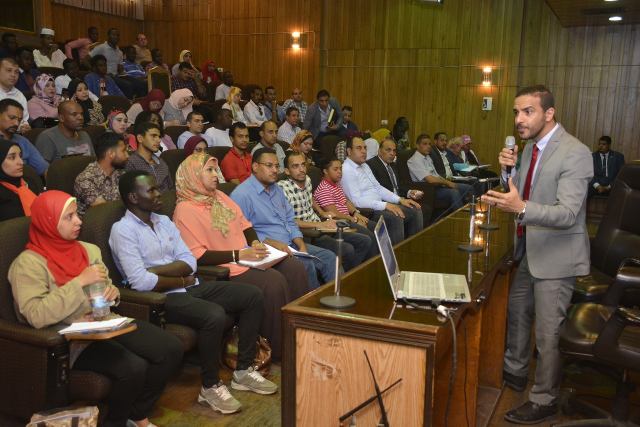 جغرفيا الموارد الطبيعية و إدارة الازمات عنوان اليوم الرابع من المرحلة الثانية مشروع 1000 قائد إفريقي ” برعاية الخشت “