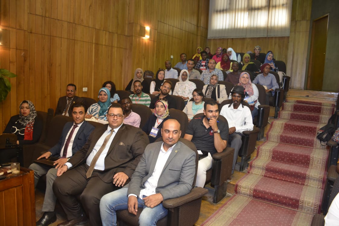 عميد كلية الدراسات الإفريقية و رئيس امناء القادة يشهدان إنطلاق المرحلة الثانية مشروع 1000 قائد إفريقي ” برعاية الخشت “