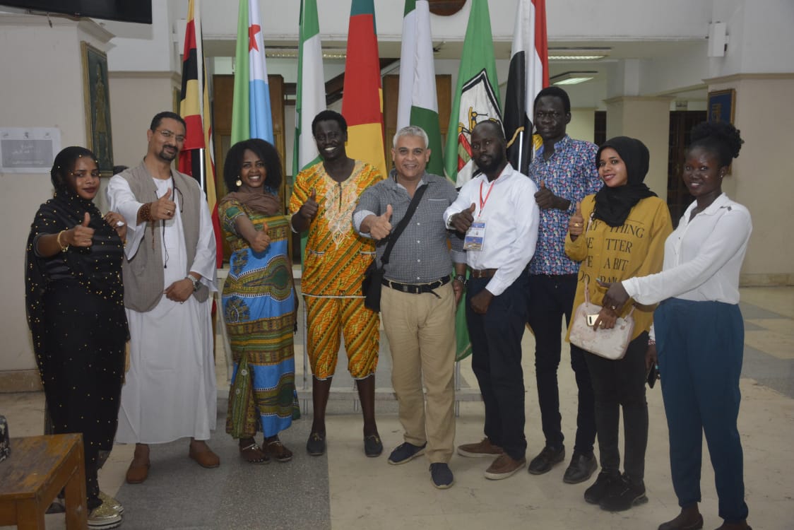 ” برعاية الخشت ” و بحضور نوفل و عطية و الشريف ختام المرحلة الثانية من مشروع 1000 قائد إفريقي