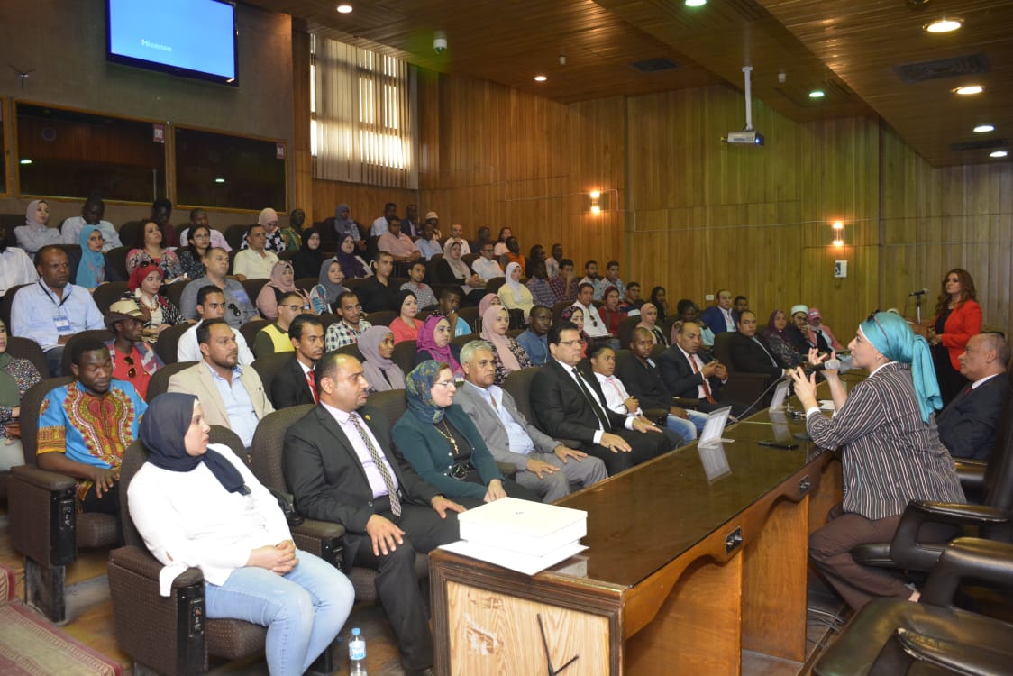 عميد كلية الدراسات الإفريقية و رئيس امناء القادة يشهدان إنطلاق المرحلة الثانية مشروع 1000 قائد إفريقي ” برعاية الخشت “