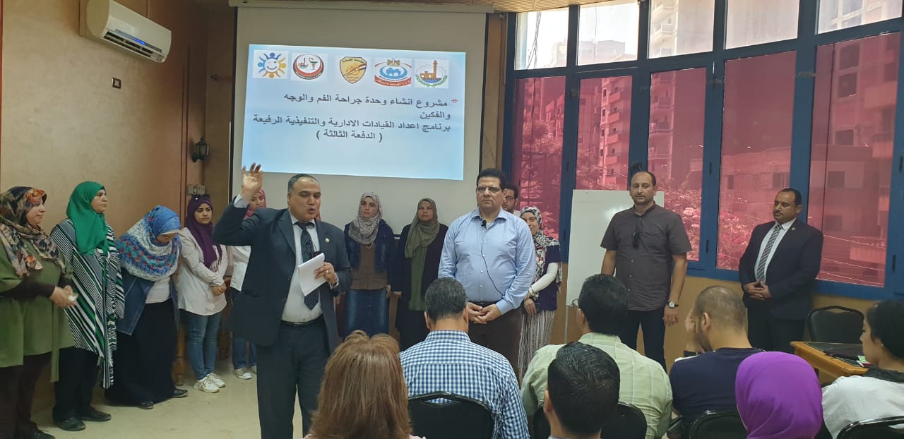 تحت رعاية محافظ القليوبية مناقشة مشروعات التخرج بين القادة و الصيدلة…صور