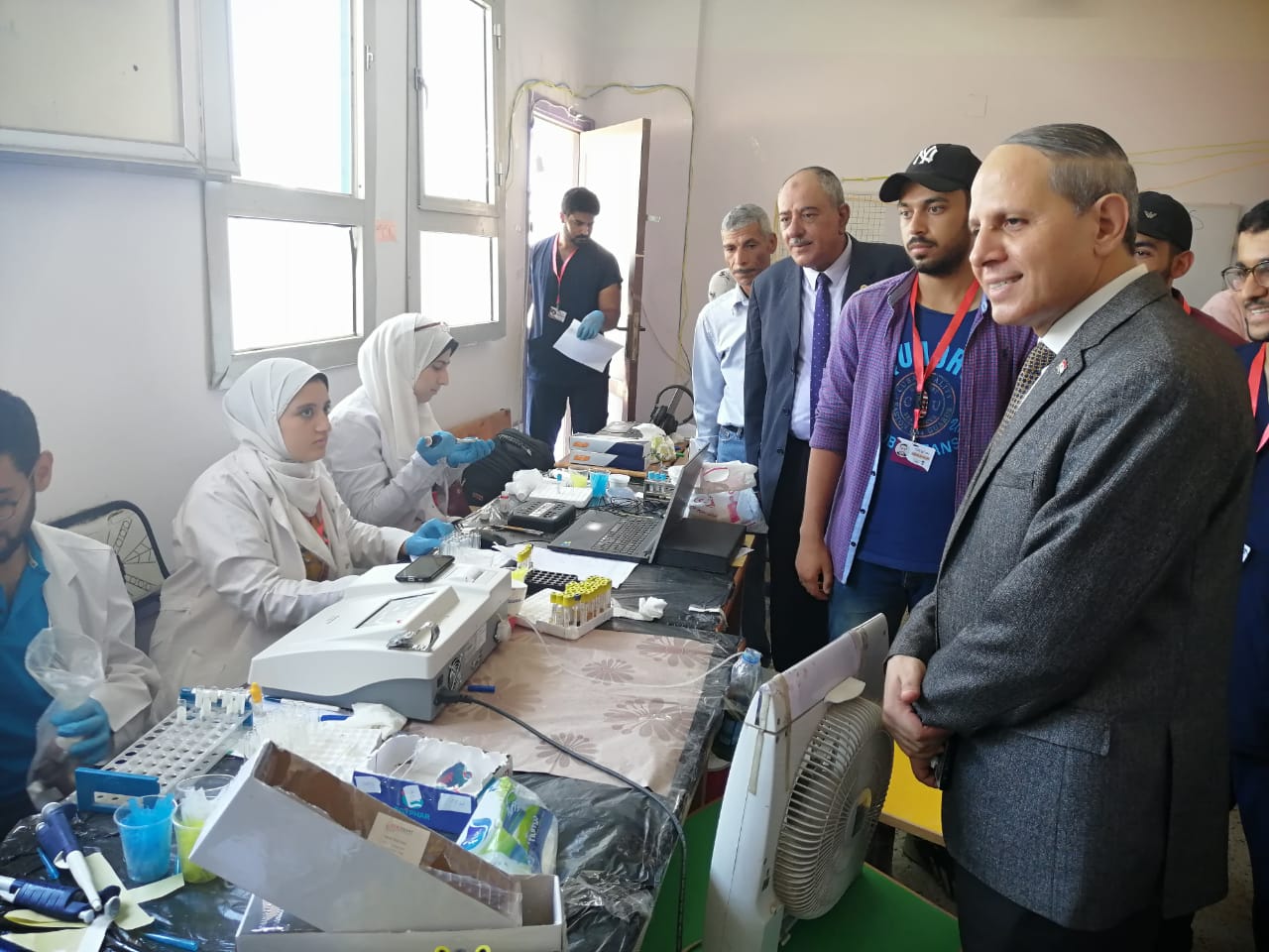 تعليم الفيوم:3000 مستفيد من القافلة الطبية المجانية بإطسا.