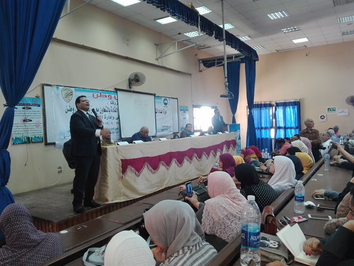 “الشريف “يفتتح دورة “اعداد القيادات المحلية” بالمعهد العالي للحاسب الالي بالزرقا بمحافظة دمياط