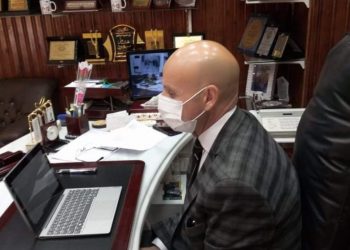 وكيل وزارة الصحة بالشرقية يناقش مع مديري المستشفيات خطة مواجهة الموجة الثالثة من كورونا