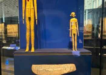 أغرب تمثالين وتم اكتشافهم فى أغرب مكان أثري فى مصر