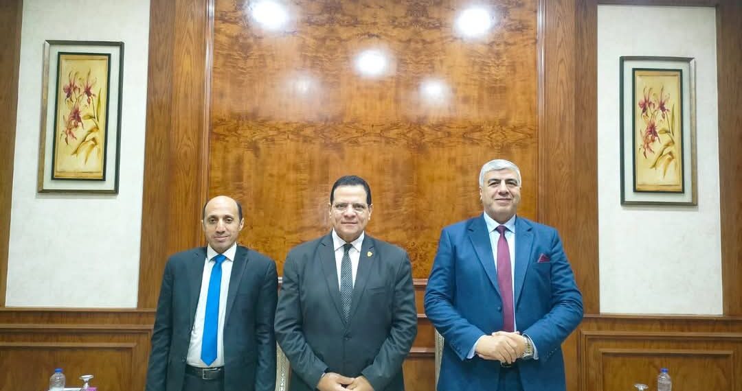 قيادات “وزارة الشباب والرياضة” مع القادة