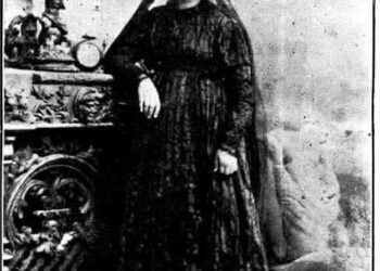 سفينة دوس عبيد، مؤسسة أول مدرسة للبنات بقنا