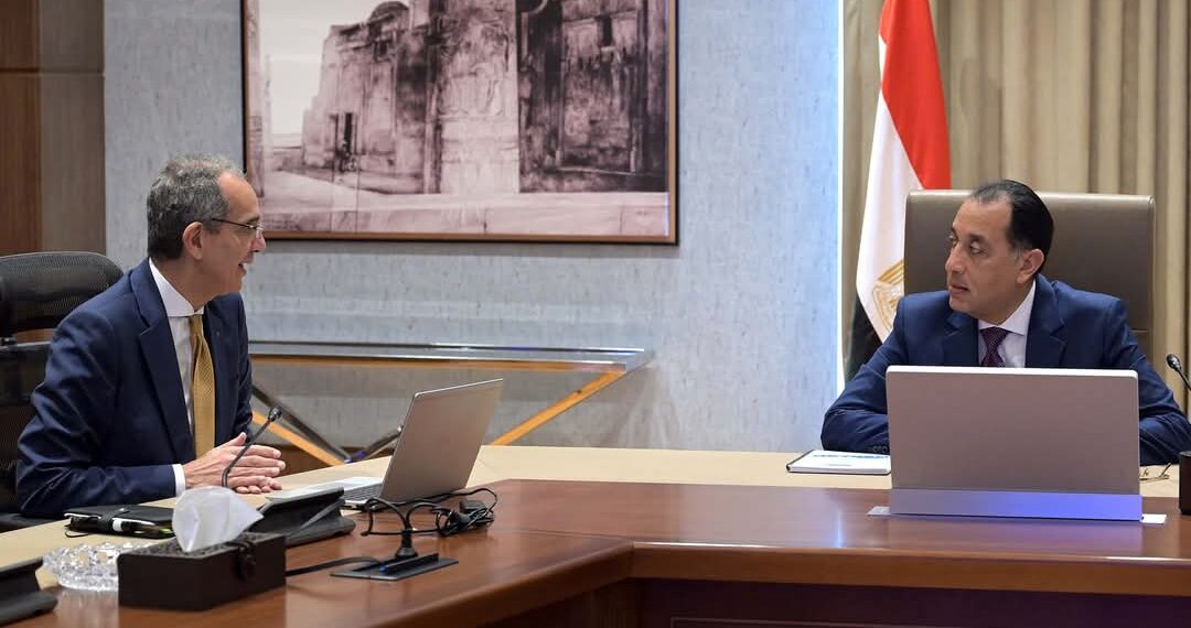 رئيس الوزراء يُتابع مع وزير الاتصالات وتكنولوجيا المعلومات جهود تعزيز التحول الرقمي
