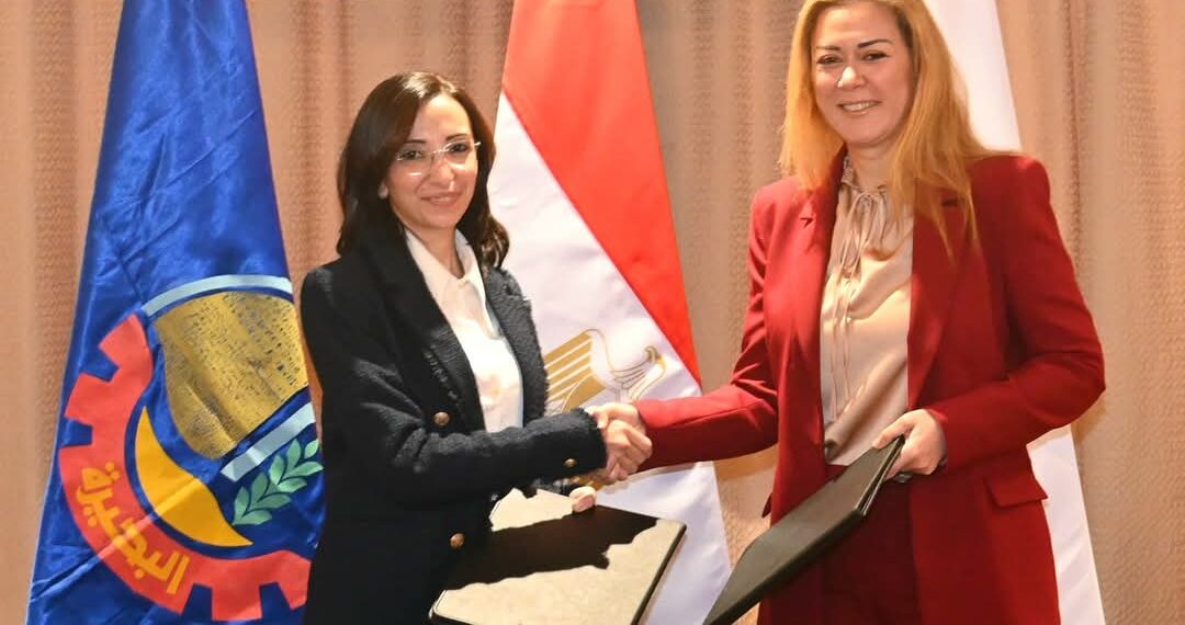 محافظ البحيرة ومدير الأكاديمية الوطنية للتدريب يوقعان بروتوكول تعاون لتدريب وتأهيل الشباب لتنفيذ برامج تدريبية متخصصة لموظفي المحافظة..