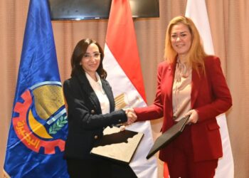 محافظ البحيرة ومدير الأكاديمية الوطنية للتدريب يوقعان بروتوكول تعاون لتدريب وتأهيل الشباب لتنفيذ برامج تدريبية متخصصة لموظفي المحافظة..