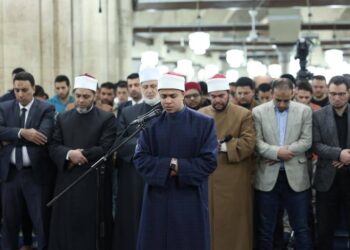 للمرة الثانية.. الأزهر الشريف يقدِّم أحد طلابه لإمامة المصلين بصلاة التراويح في الجامع الأزهر
