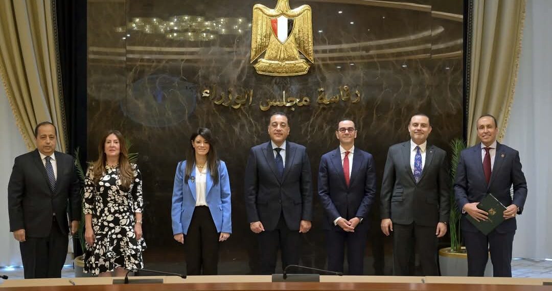 مدبولى يشهد توقيع عقد اتفاقية التحالف الإستراتيجي  لتعزيز صناعة الأدوية بمصر