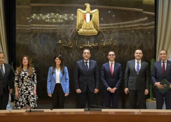 مدبولى يشهد توقيع عقد اتفاقية التحالف الإستراتيجي  لتعزيز صناعة الأدوية بمصر