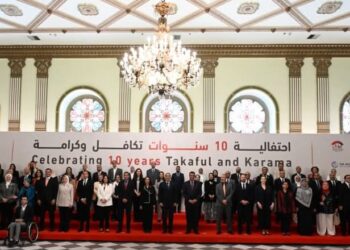 رئيس الوزراء يكرم عددا من المسئولين والشخصيات المؤثرة في مسيرة برنامج “تكافل وكرامة”