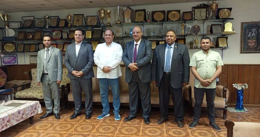 القادة تطلق برنامج ” الطريق الى البرلمان و المحليات ” بالمنيا