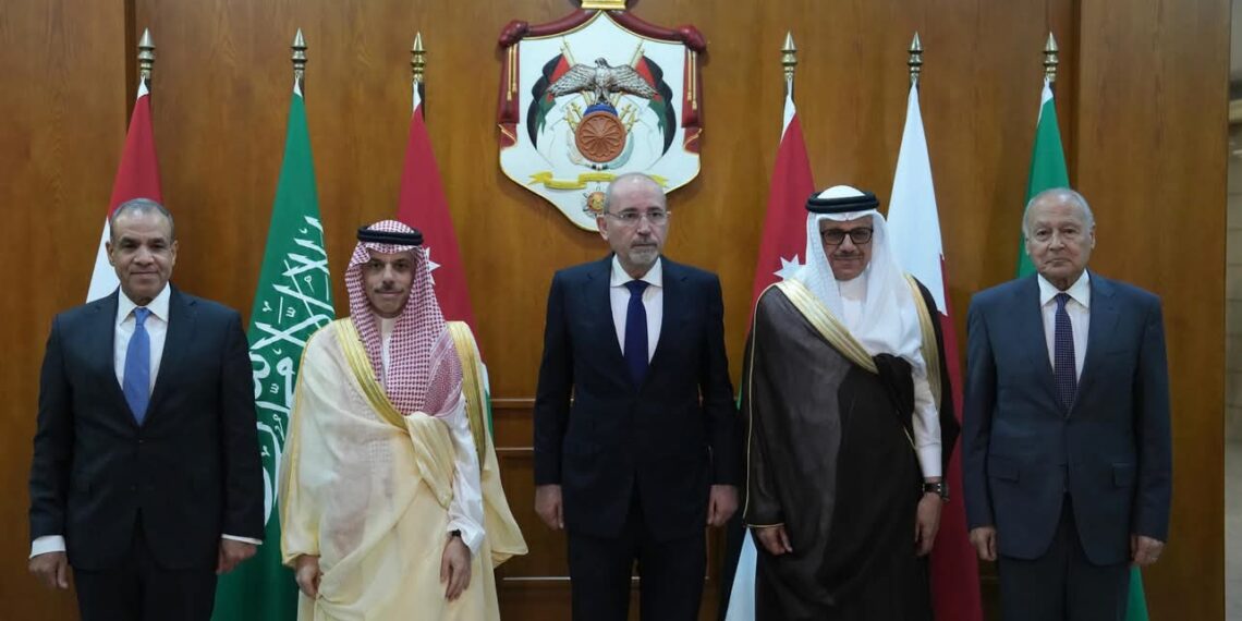 وزير الخارجية يشارك في اجتماع “الوزارية العربية الإسلامية” مع ملك الأردن.. واجتماع اللجنة مع الرئيس الفلسطيني