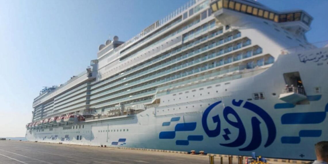 ميناء السخنة يستقبل السفينة السياحية AROYA وعلى متنها أكثر من 2300 سائح من جنسيات مختلفة