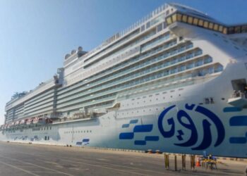 ميناء السخنة يستقبل السفينة السياحية AROYA وعلى متنها أكثر من 2300 سائح من جنسيات مختلفة
