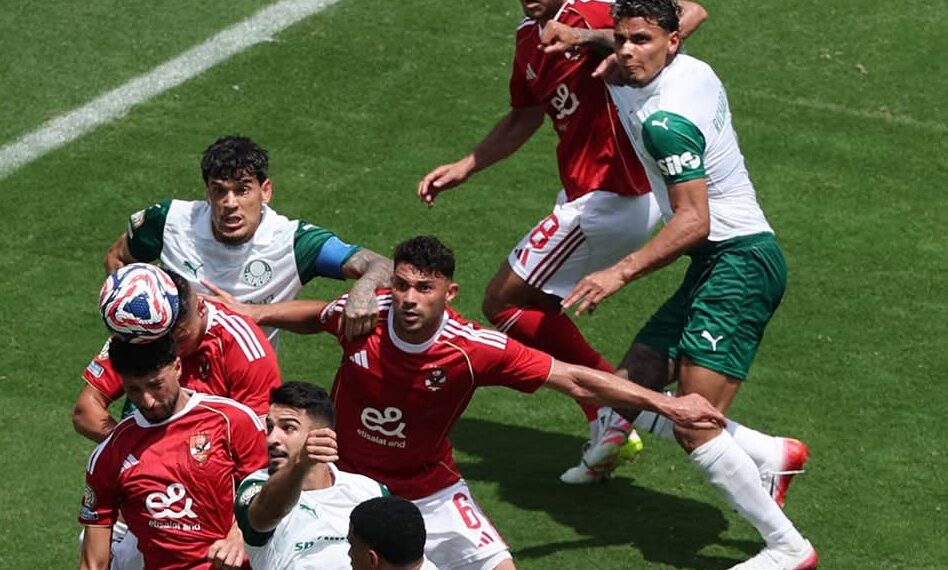 استئناف مباراة الأهلي المصري وبالميراس البرازيلي …