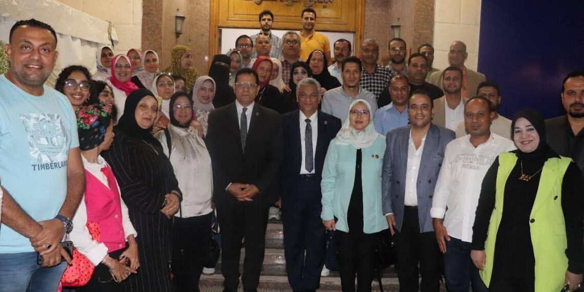 الجمال يعزف انشودة في حب مصر في محافظة البحيرة