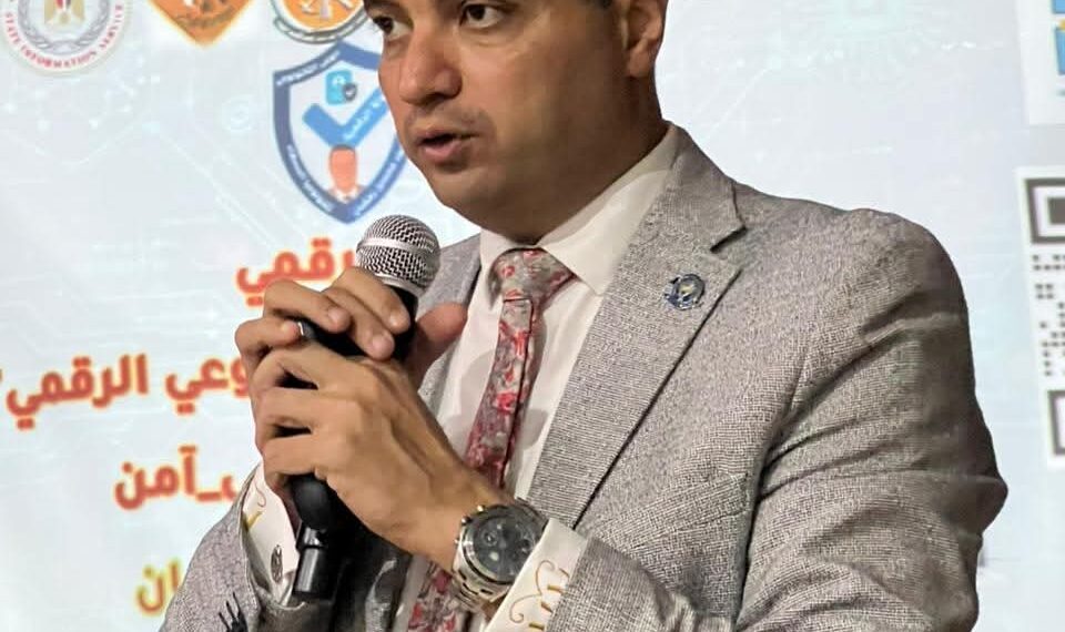 “السلوك التكنولوجي الوعي الرقمي” ندوة مميزة لدكتور / محمد محسن رمضان في المعهد العالي بالعجمى