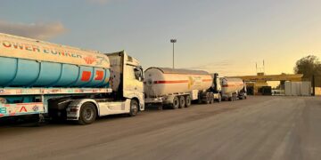 قافلة زاد العزة من مصر إلى غزة» ..